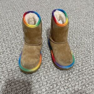 UGG Chestnut Rainbow Tan Short Classic Boots Toddler Kids Shoes 9